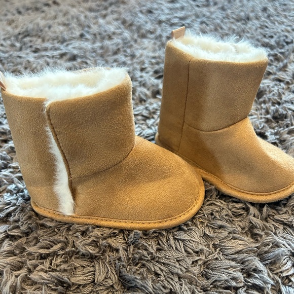 Baby booties ugg-like - Picture 2 of 4